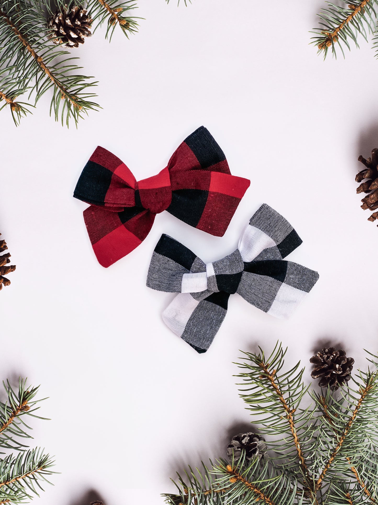 Medium Buffalo Plaid Christmas Linen Schoolgirl Bows