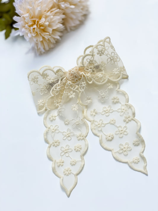 Pointed Flower Lace Coquette Bow
